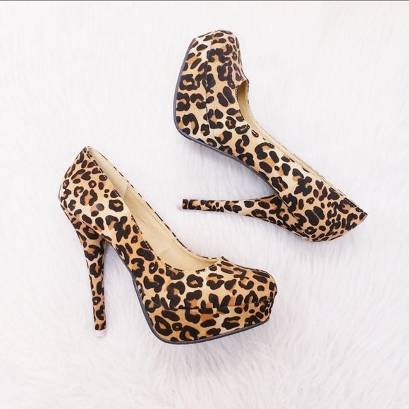 NWT Leopard Print Heels - Picture 1 of 1